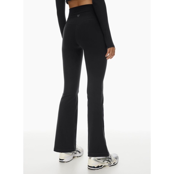Aritzia TnAction Tna butter Cheeky Flare Hi Rise Legging black - Picture 2 of 10